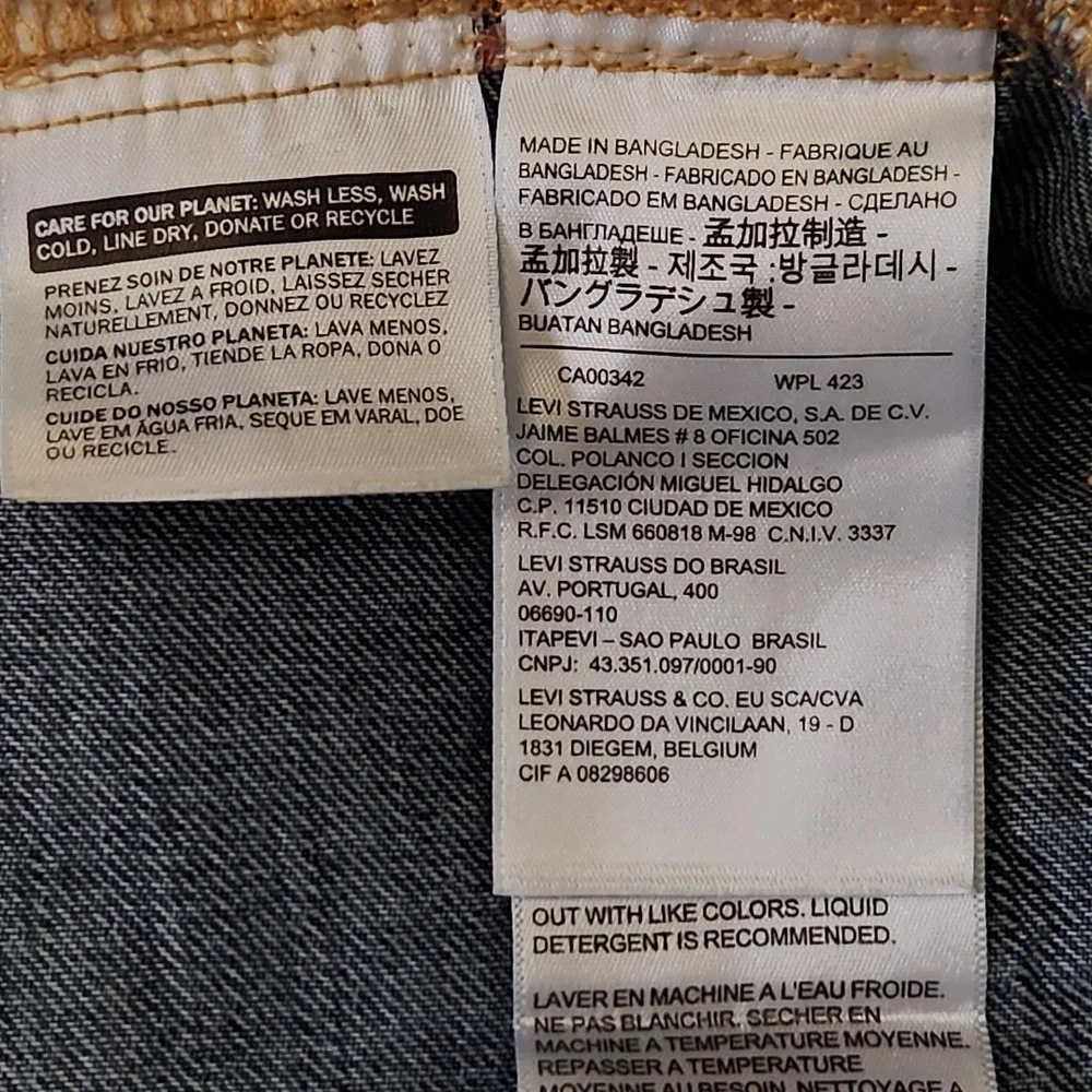 Levis Premium Trucker Jacket Mens Large Faded Blue Denim Modern Big E 72334-0351